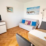 Entire Private Floor With Own Pool And Entrance *
