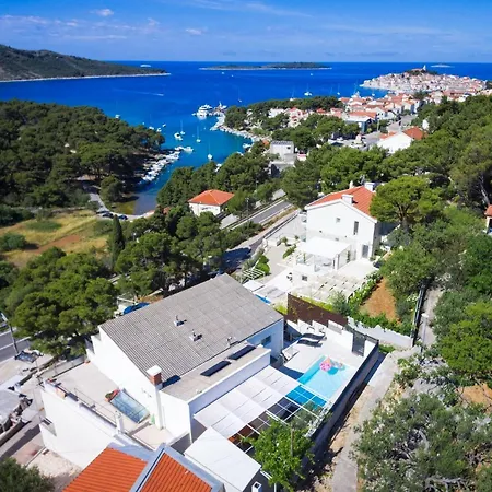 Entire Private Floor With Own Pool And Entrance *