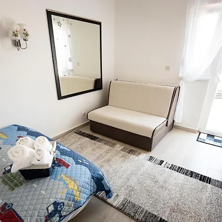 Entire Private Floor With Own Pool And Entrance Vikendica Primosten
