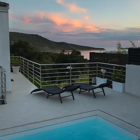 Entire Private Floor With Own Pool And Entrance *