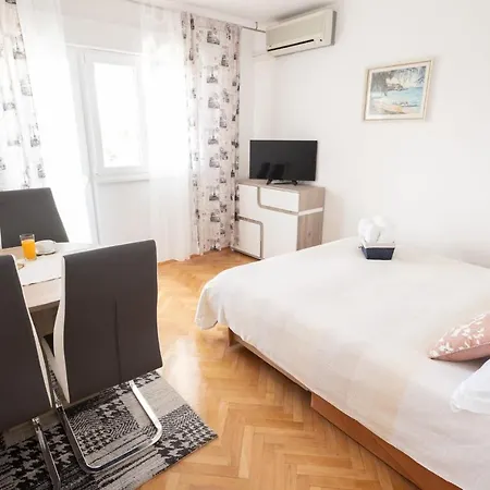 Entire Private Floor With Own Pool And Entrance