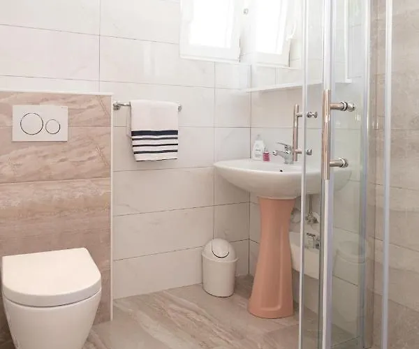 Entire Private Floor With Own Pool And Entrance Prázdninový dům