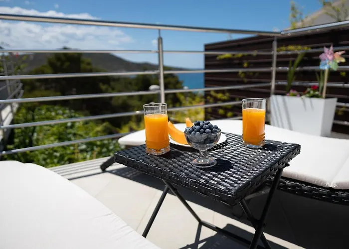 Entire Private Floor With Own Pool And Entrance *