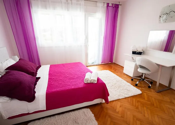 Entire Private Floor With Own Pool And Entrance Prázdninový dům