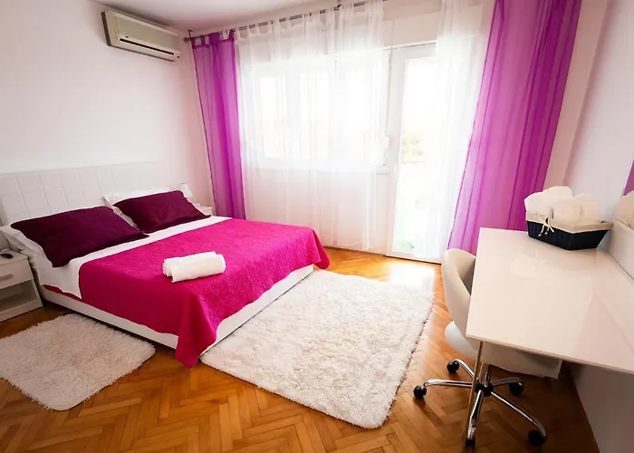 Entire Private Floor With Own Pool And Entrance 別荘