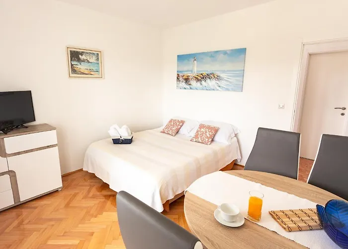 Entire Private Floor With Own Pool And Entrance 別荘