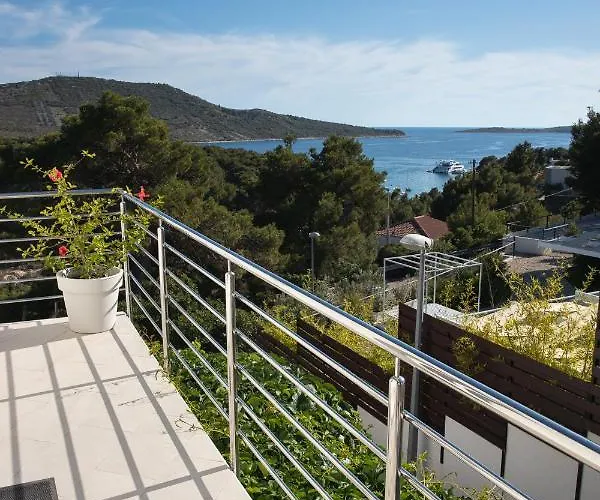 別荘 Entire Private Floor With Own Pool And Entrance プリモシュテン