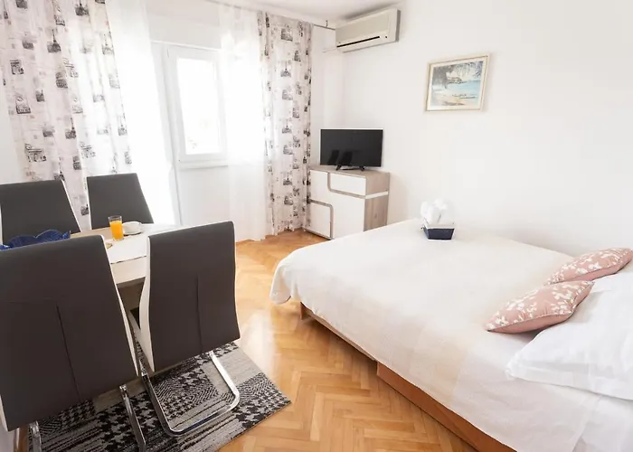 Entire Private Floor With Own Pool And Entrance